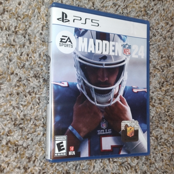 PS5 Sport 3 Game Bundle - NBA 2K24/The Show/ Madden 24 - Picture 2 of 4